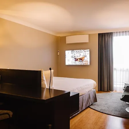 Brussels Airport By Ihg Hotel 4*